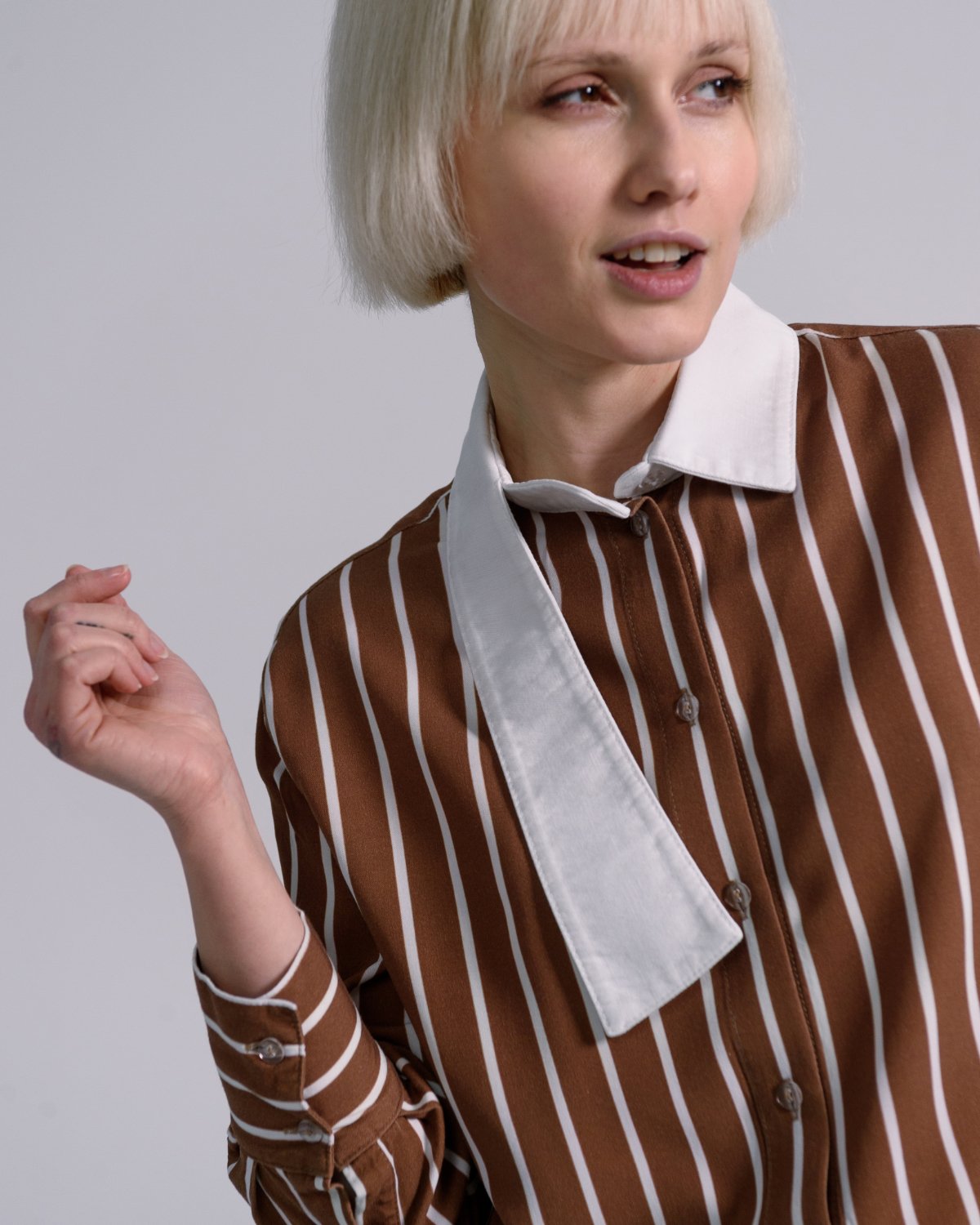 Anna brown - Image 2